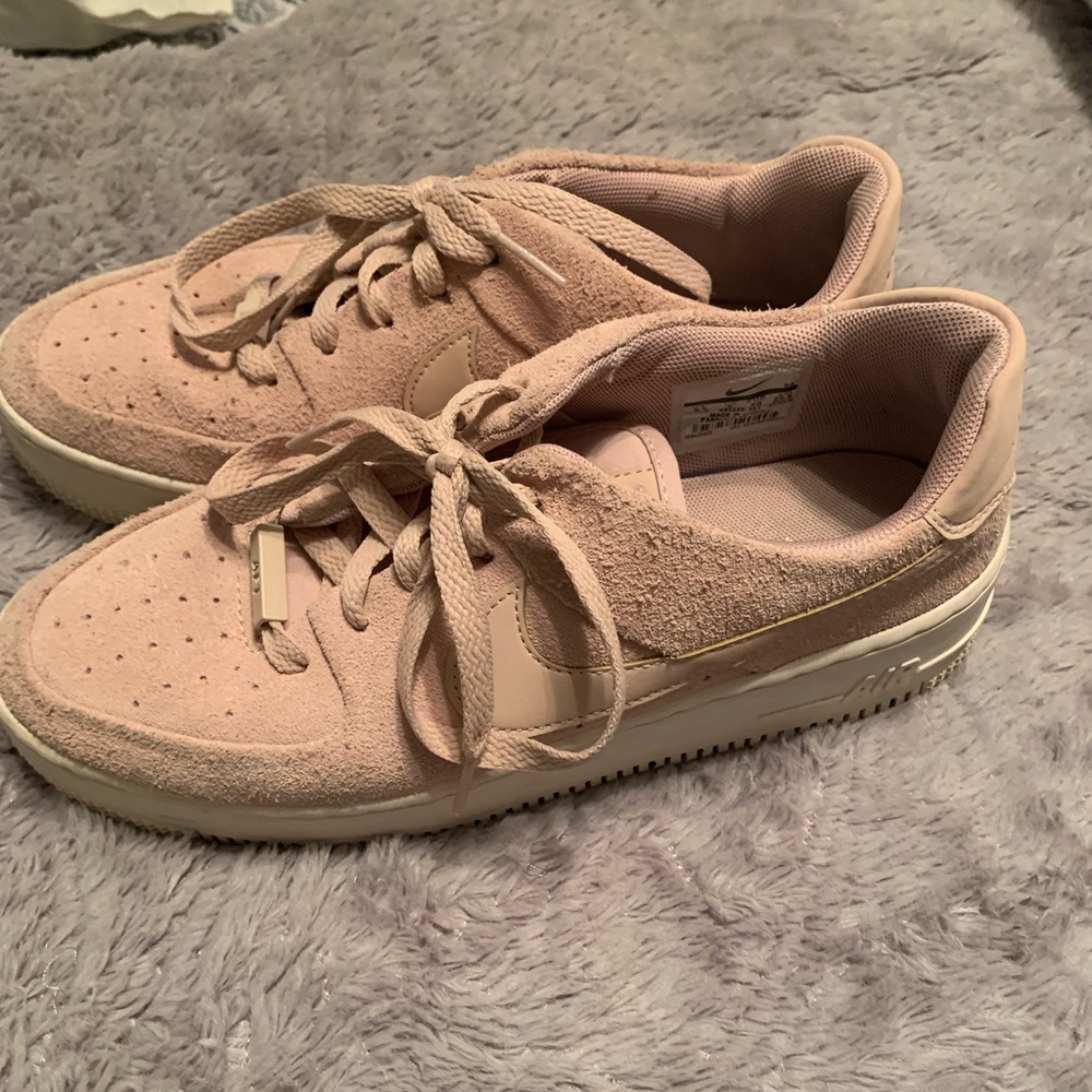 Light pink platformed air forces